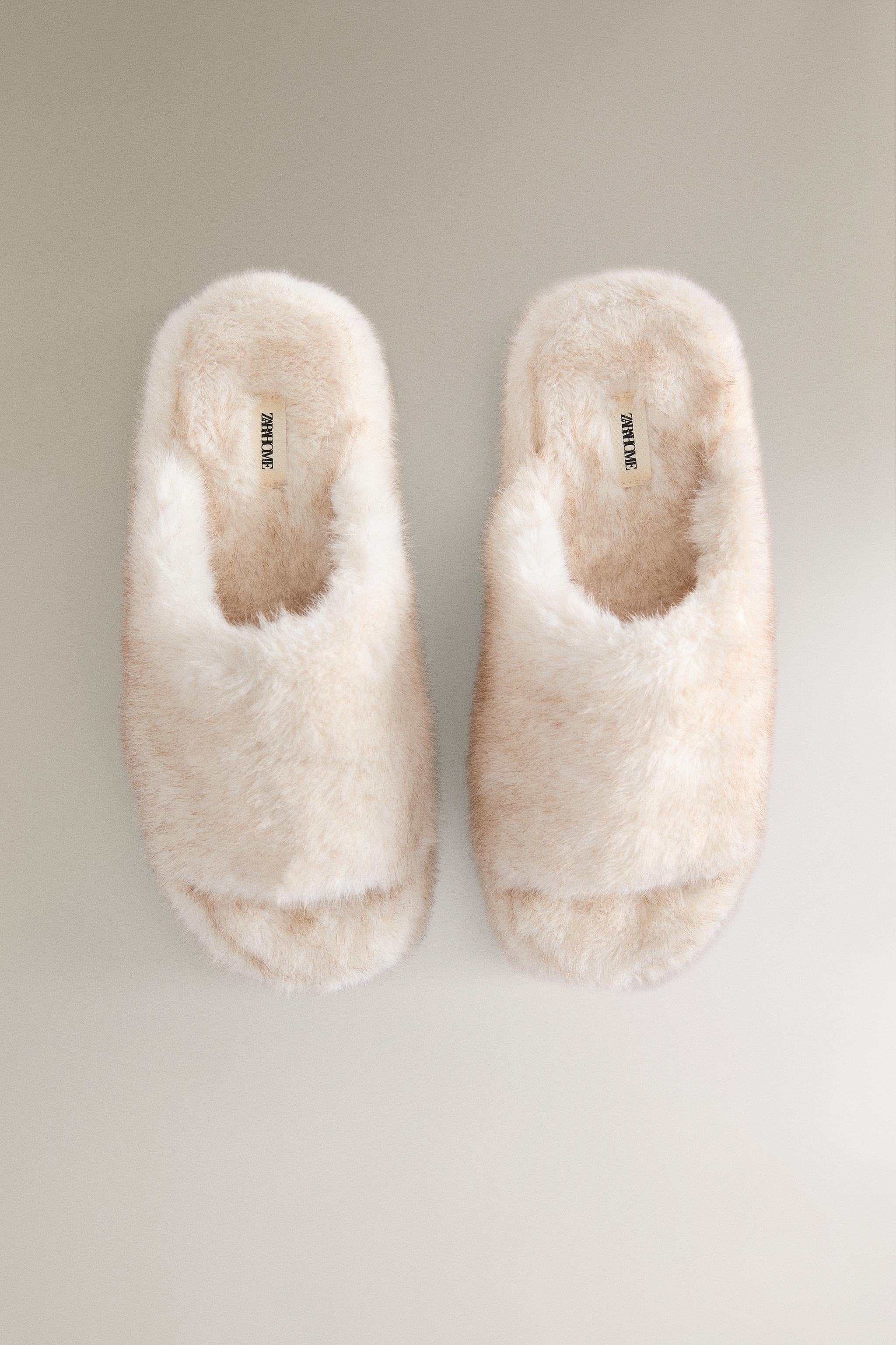 FAUX FUR FLATFORM SLIPPERS